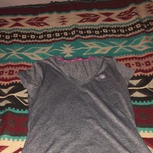 Ariat t shirt